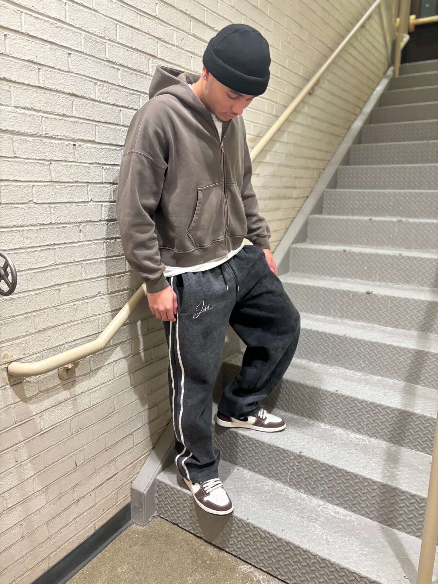 ACID WASH BAGGY SWEATPANTS