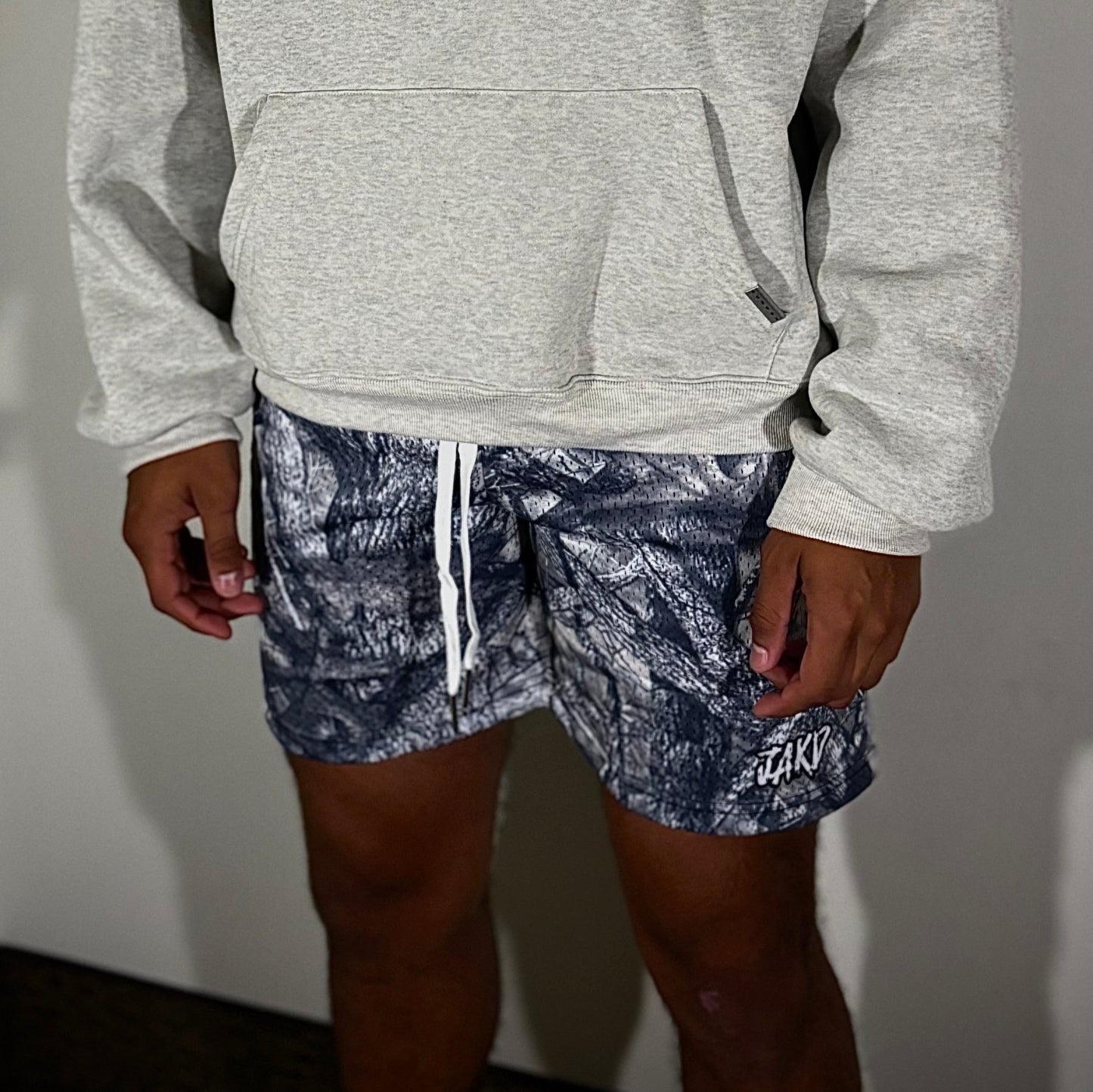 BLUE TINT CAMO 5" INSEAM MESH SHORTS