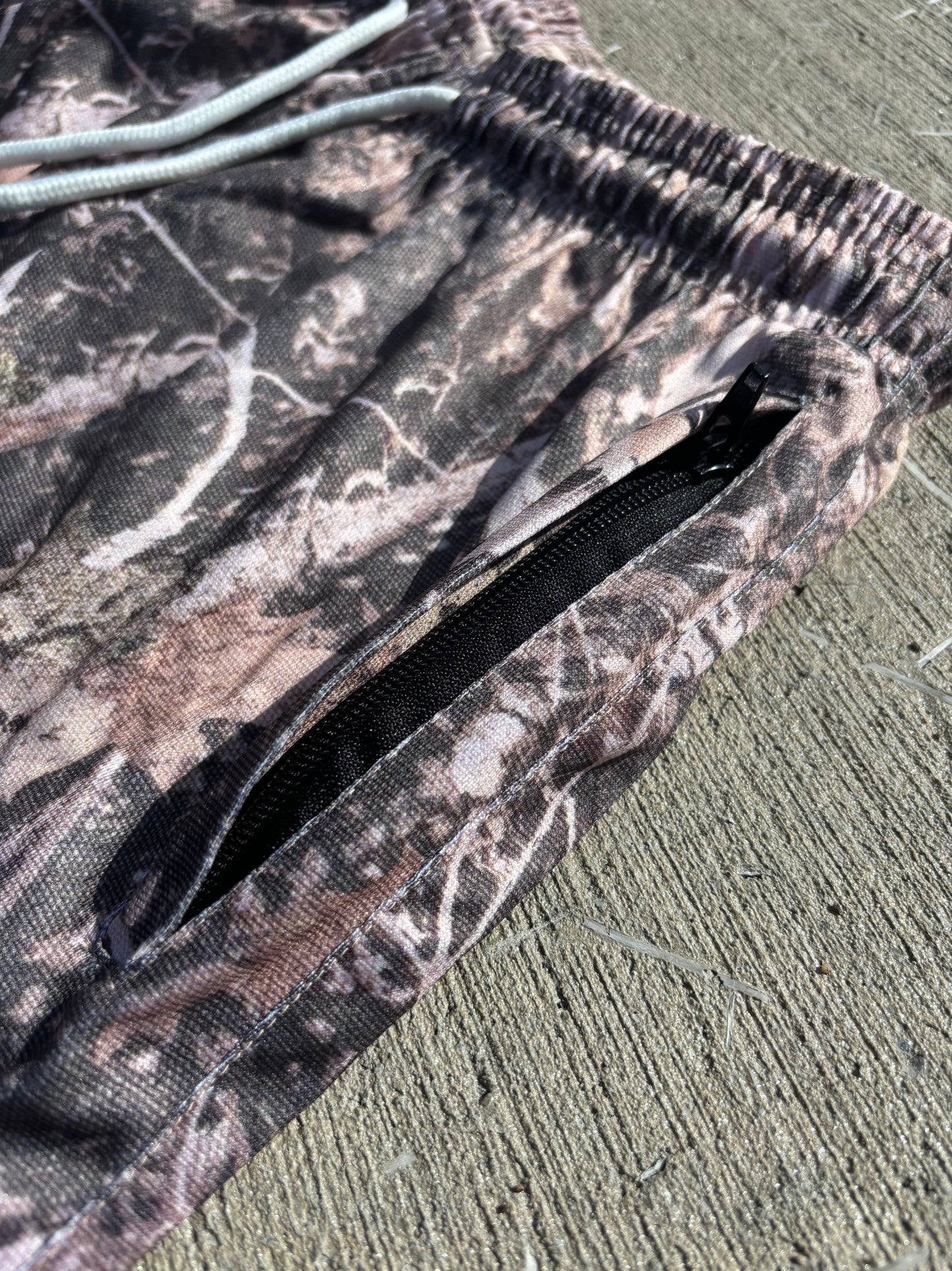 DESERT CAMO 5" INSEAM MESH SHORTS